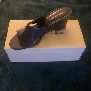 Size 8 etienne signer sandal